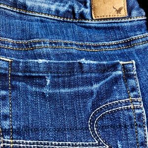 America Eagle favorite boyfriend Jeans
